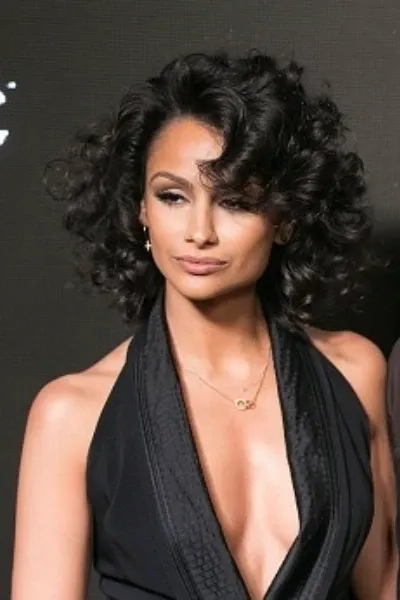 Nazanin Mandi photo