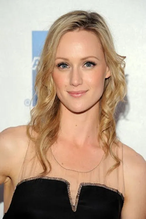 Kerry Bishé photo