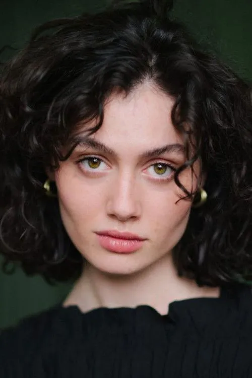 Julia Novohradsky photo