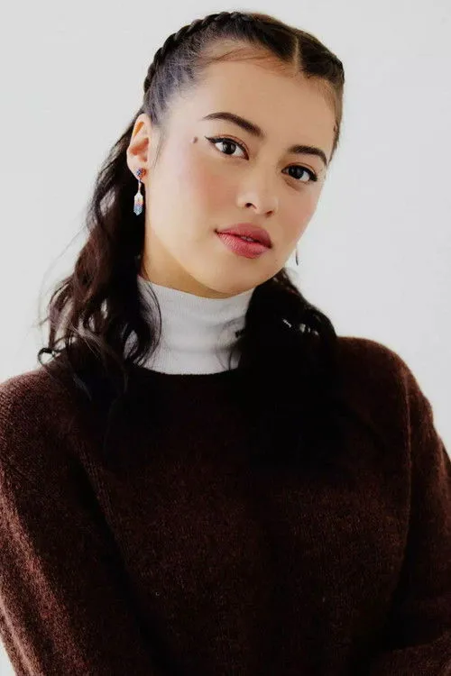 Amber Midthunder photo