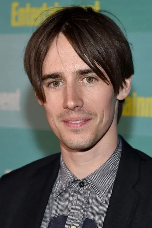 Reeve Carney photo