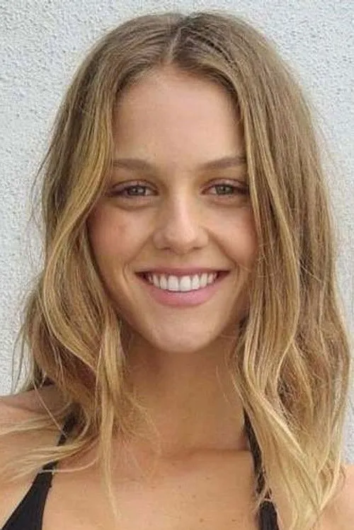 Isabelle Cornish photo