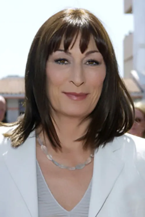 Anjelica Huston photo