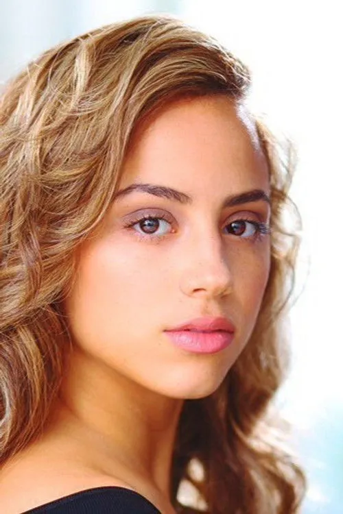 Kiana Madeira photo