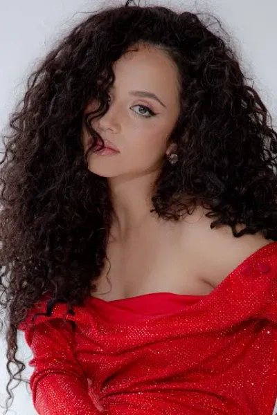 Kiana Madeira photo