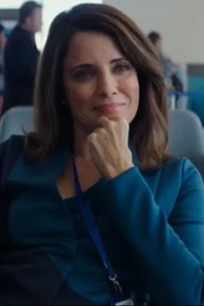 Alanna Ubach photo