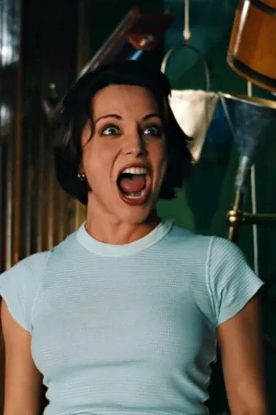 Alanna Ubach photo