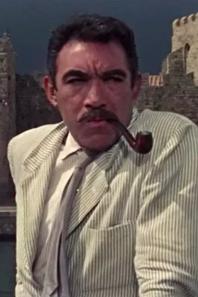 Anthony Quinn photo