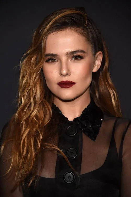 Zoey Deutch photo
