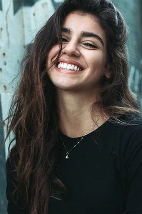 Isabela Souza photo