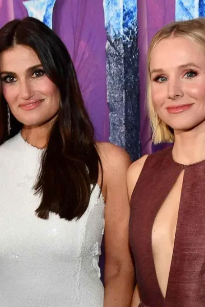 Idina Menzel and Kristen Bell photo