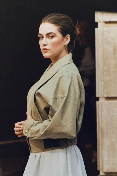 Ella Bright photo