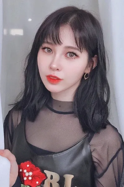 Baek Ye-bin photo