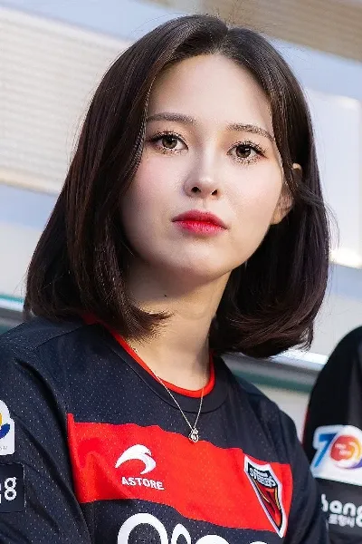 Baek Ye-bin photo