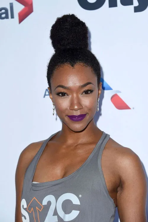Sonequa Martin-Green photo