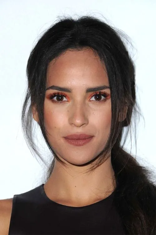 Adria Arjona photo
