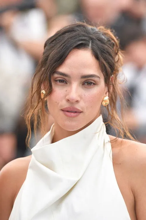 Adria Arjona photo
