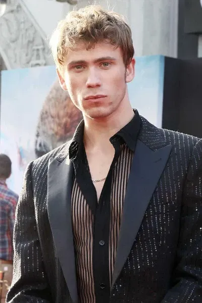 Owen Teague photo