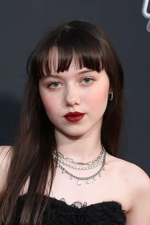 Violet McGraw photo