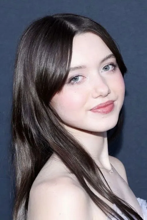Violet McGraw photo