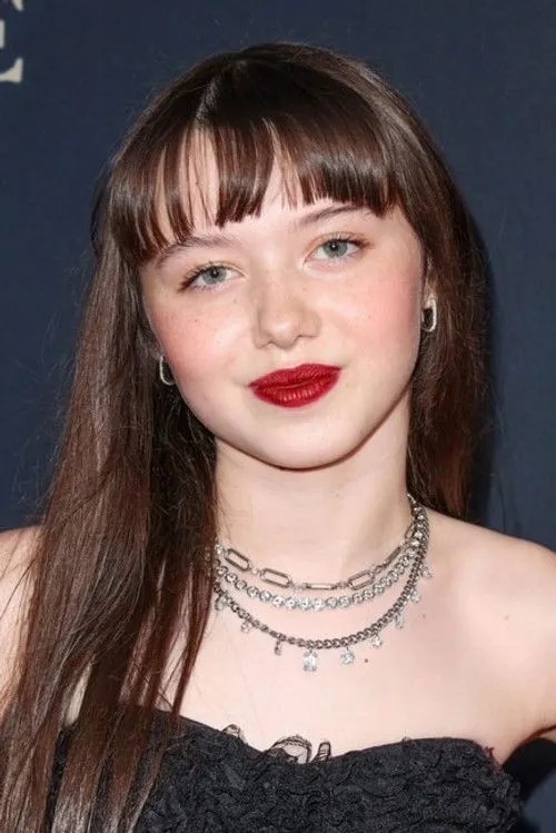 Violet McGraw photo
