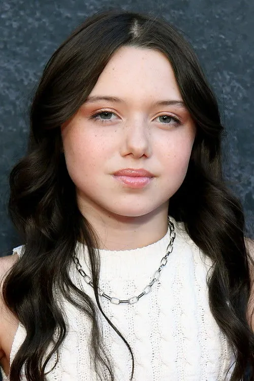 Violet McGraw photo