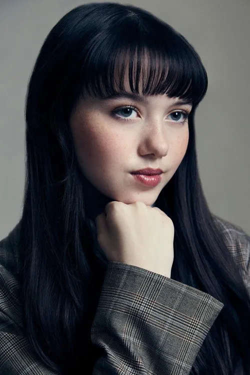 Violet McGraw photo