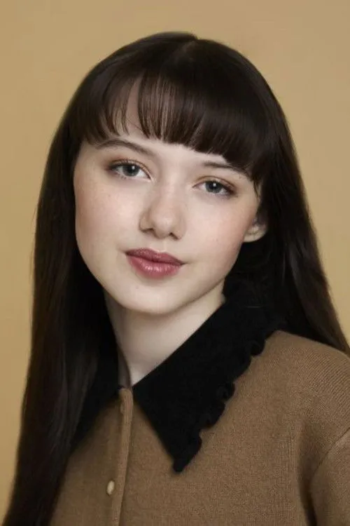 Violet McGraw photo