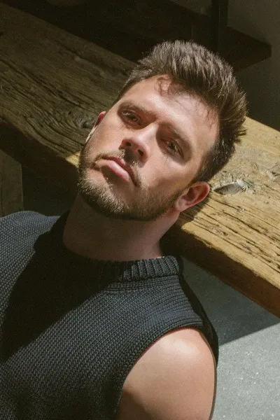Jimmy Tatro photo