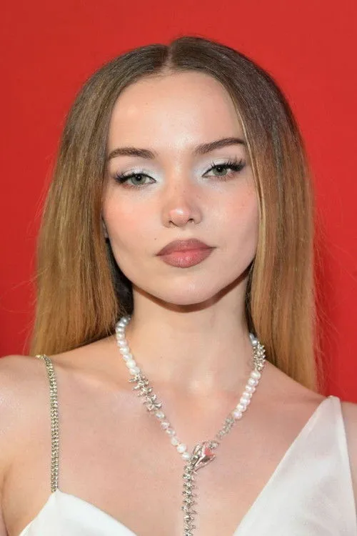 Dove Cameron photo