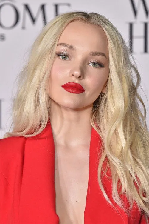 Dove Cameron photo