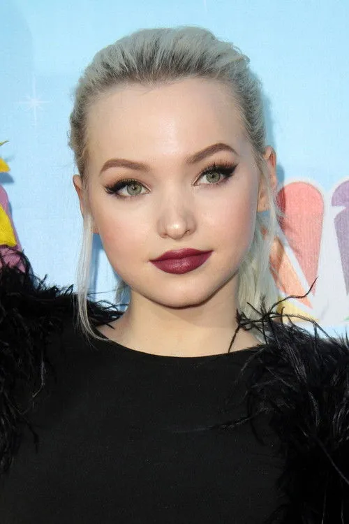 Dove Cameron photo