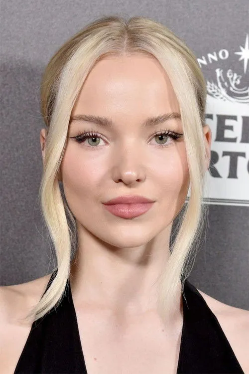 Dove Cameron photo