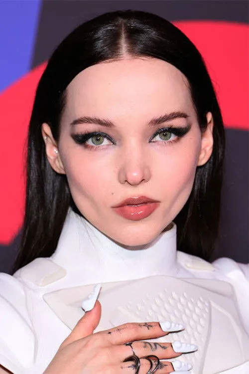 Dove Cameron photo