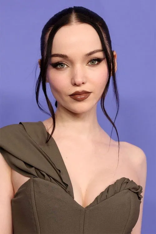 Dove Cameron photo
