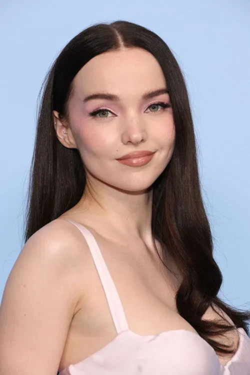 Dove Cameron photo