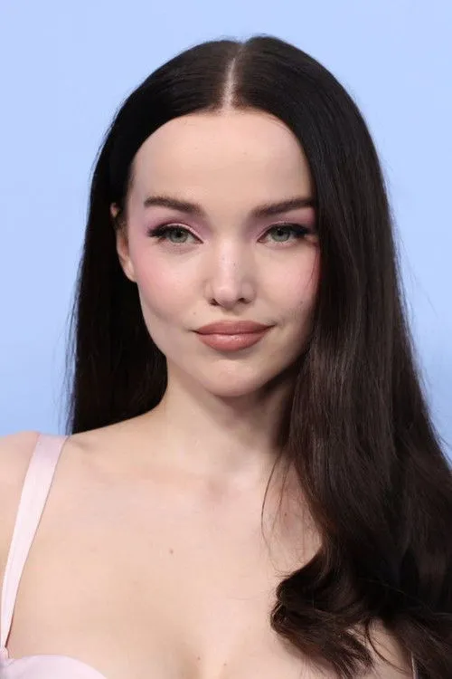 Dove Cameron photo