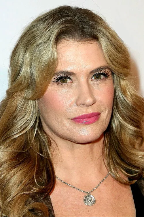 Kristy Swanson photo