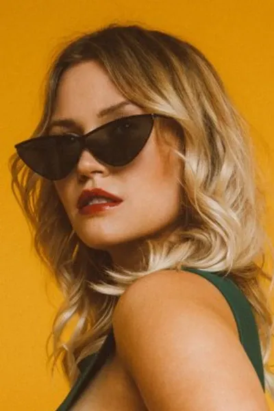 Whitney Moore photo