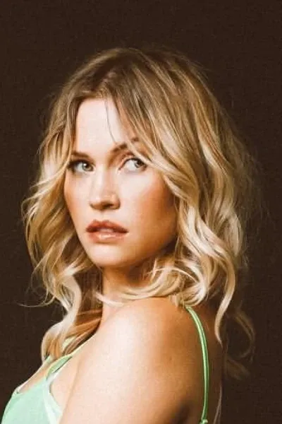 Whitney Moore photo