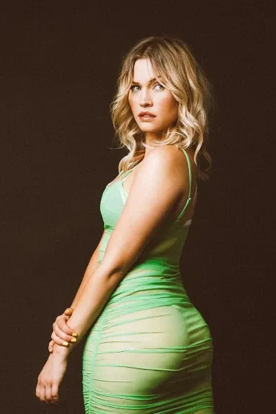 Whitney Moore photo