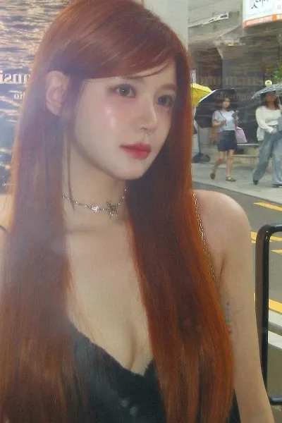 Min Hyo-won photo