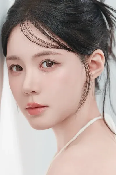 Min Hyo-won photo
