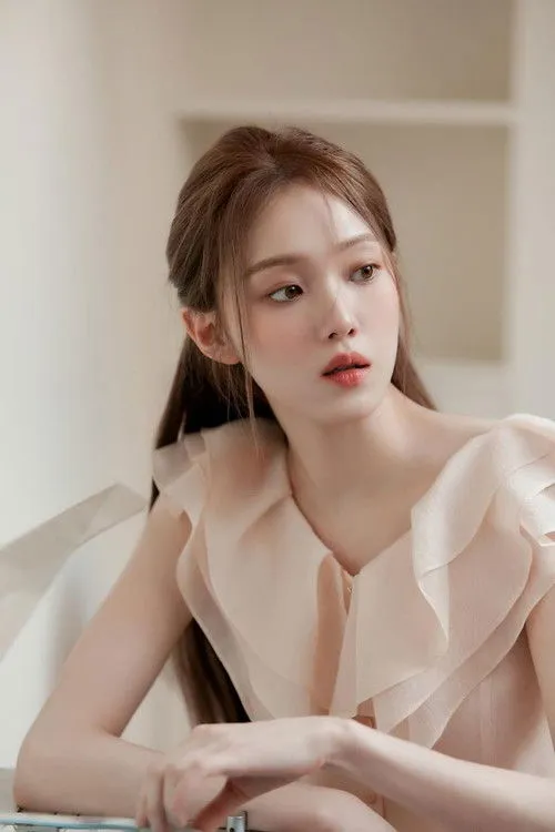 Lee Sung-kyung photo