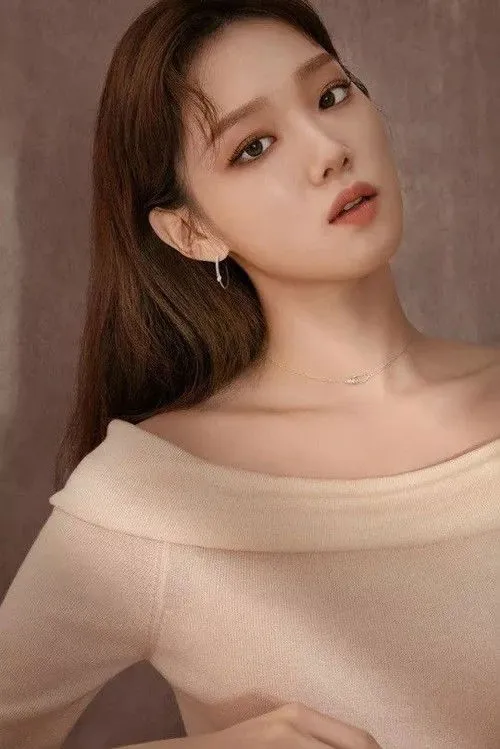 Lee Sung-kyung photo