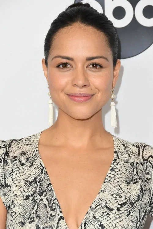 Alyssa Diaz photo