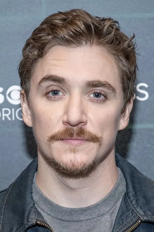 Kyle Gallner photo
