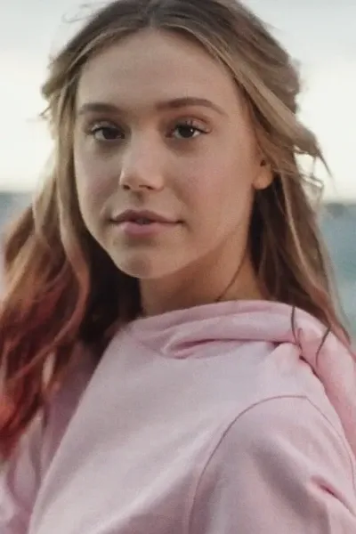 Alexis Ren photo