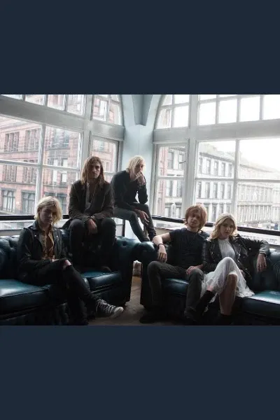 R5 (band) photo
