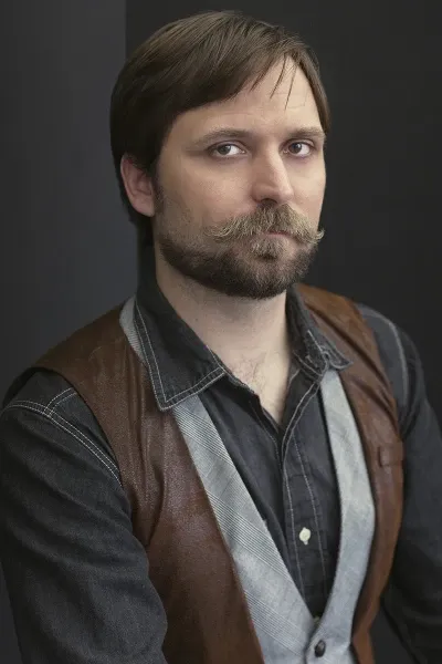 Kyle McCarley photo